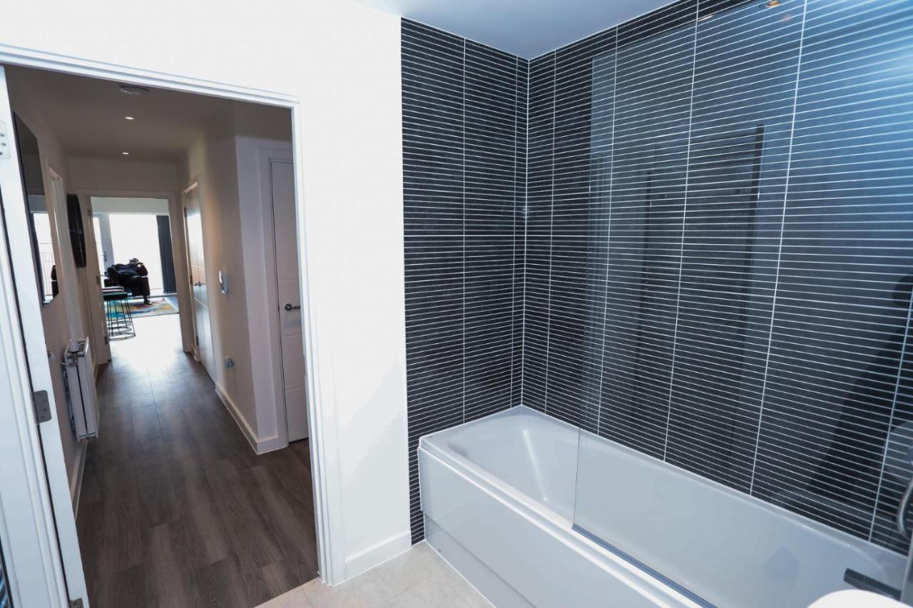 Lovely 2 Bed Apartment With Parking ロンドン エクステリア 写真