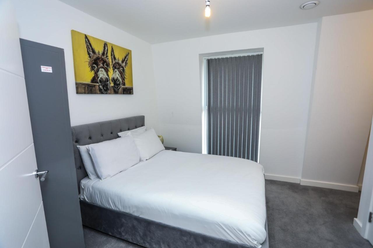 Lovely 2 Bed Apartment With Parking ロンドン エクステリア 写真