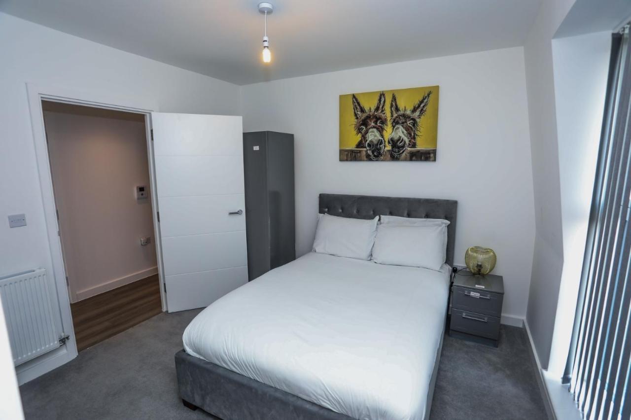 Lovely 2 Bed Apartment With Parking ロンドン エクステリア 写真