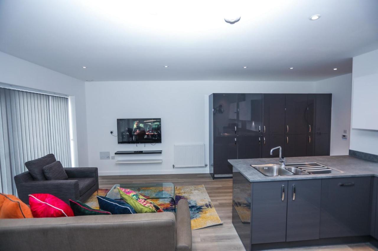 Lovely 2 Bed Apartment With Parking ロンドン エクステリア 写真