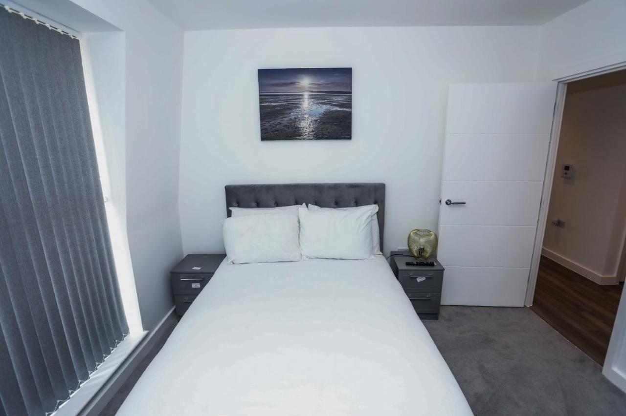 Lovely 2 Bed Apartment With Parking ロンドン エクステリア 写真